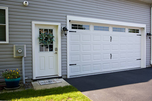 24/7 Emergency Garage Door Panel Replacement experts in Nashville, NC